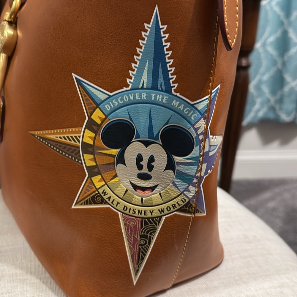 Dooney and Bourke Disney Passport Hobo Satchel - Rare find - Picture 4 of 11